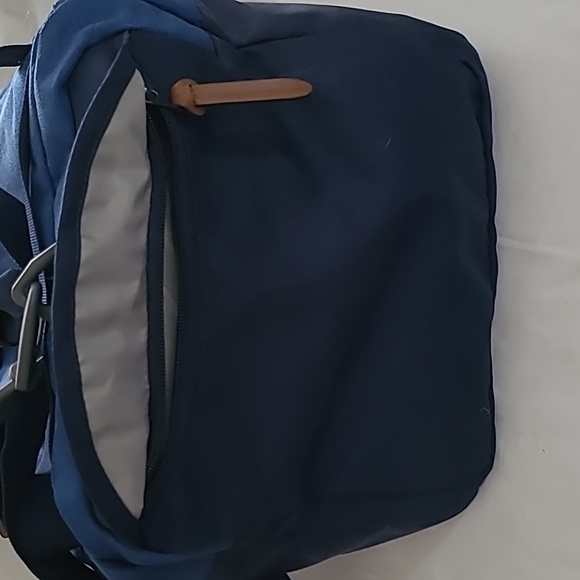 Lands' End Small All Purpose Travel Duffle Bag - Picture 4 of 12